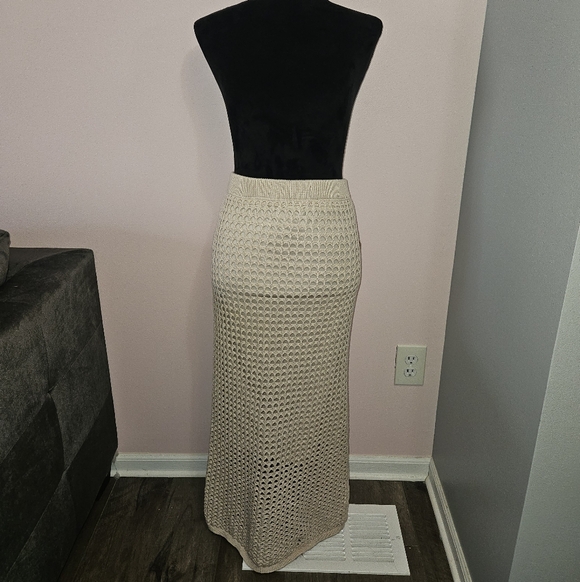 Steve Madden Cream Crochet Maxi Skirt - Size Medium ☀️ NWT - Picture 3 of 11